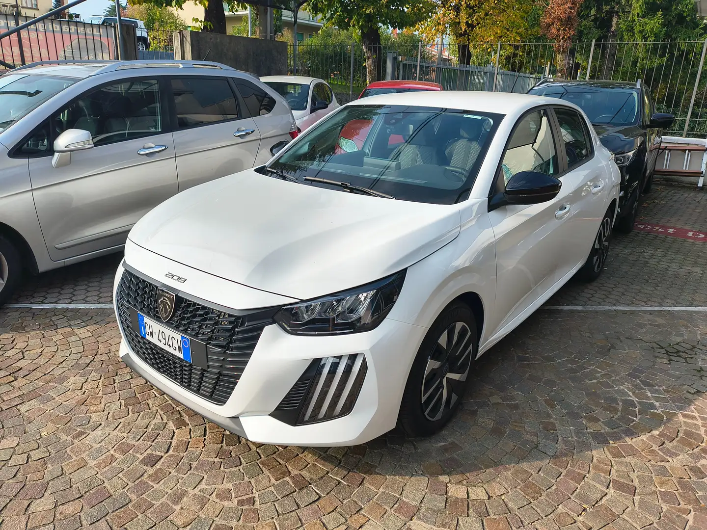 Peugeot 208 1.2 PureTech 75 Stop&Start 5 porte Style Bianco - 1