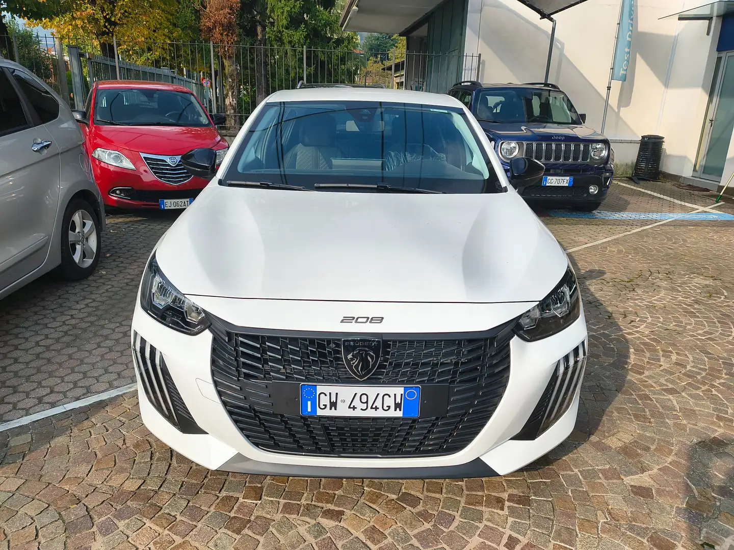 Peugeot 208 1.2 PureTech 75 Stop&Start 5 porte Style Bianco - 2