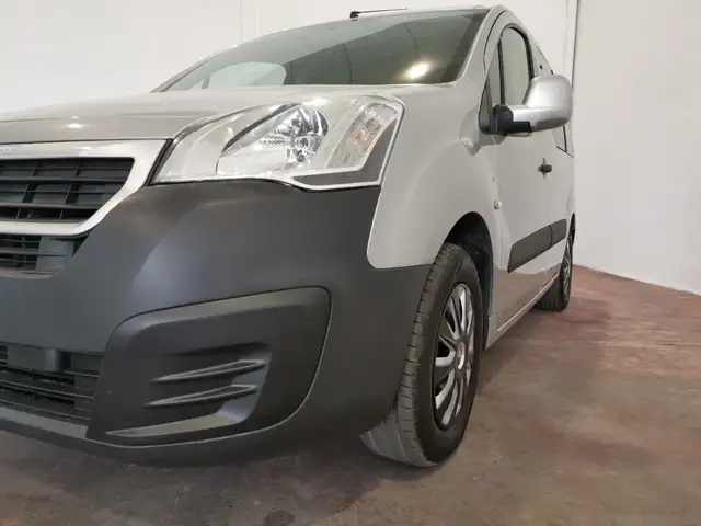 Peugeot Partner view 6