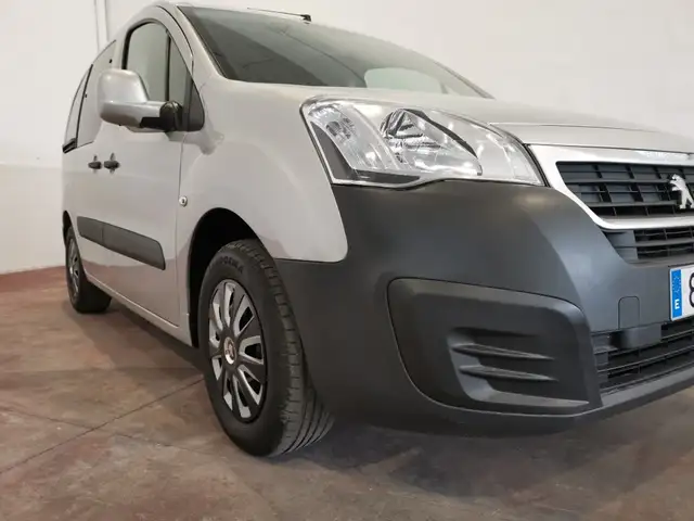 Peugeot Partner view 5