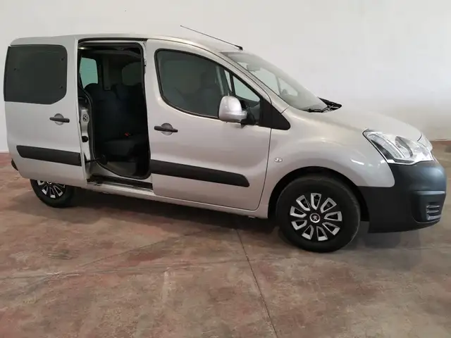 Peugeot Partner view 10