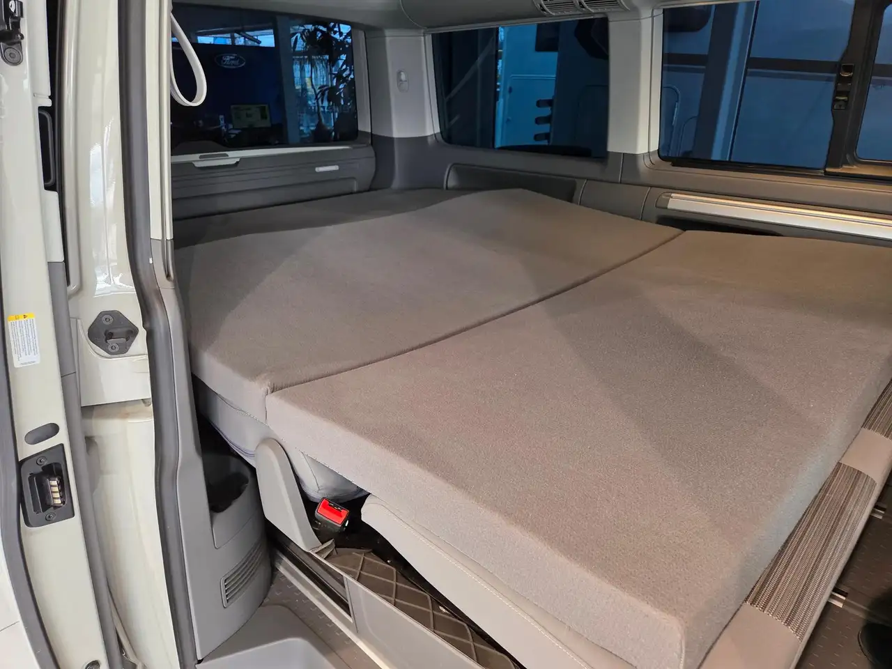 Volkswagen T6.1 California Beach Camper FWD 2.0 TD "Bulli" 14