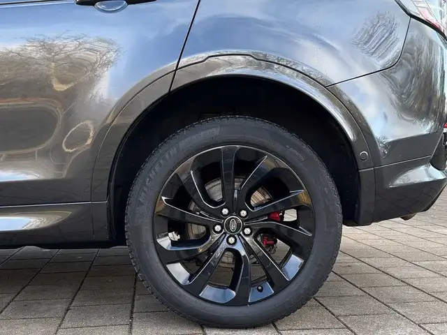 Land Rover Discovery Sport view 9