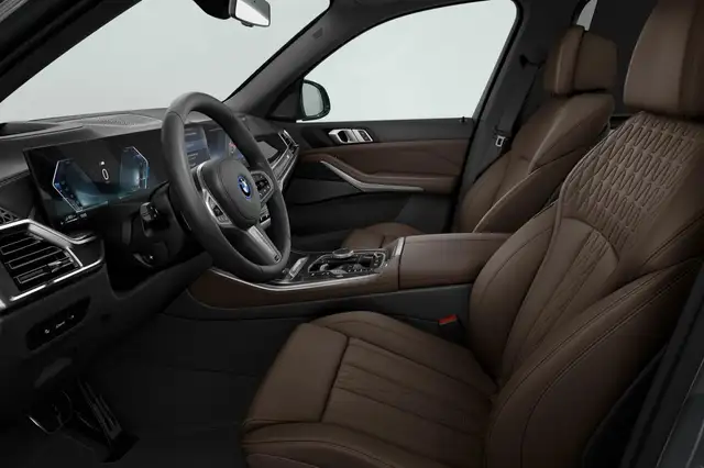 BMW X5 view 2