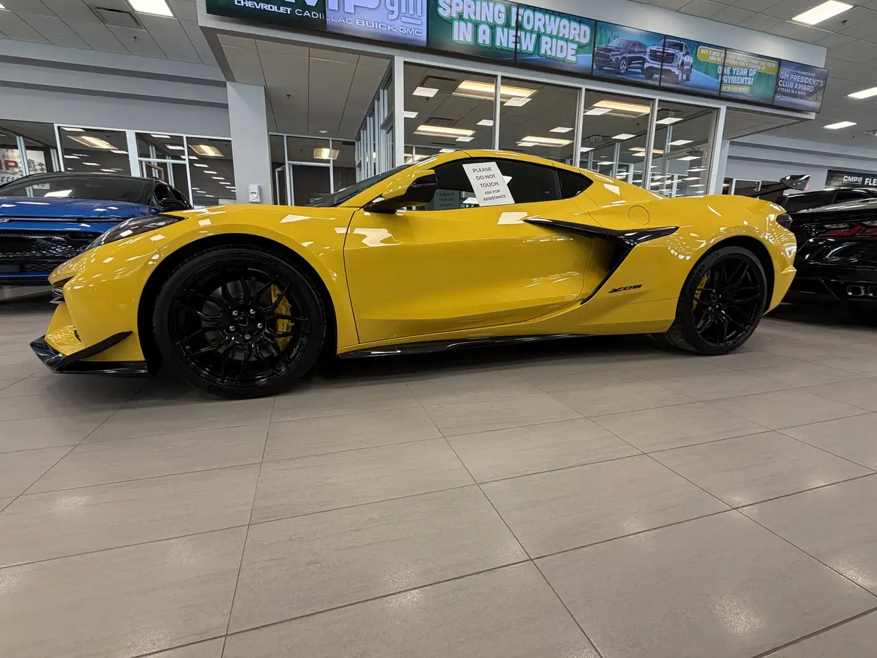 Chevrolet Corvette снимка Chevrolet Corvette