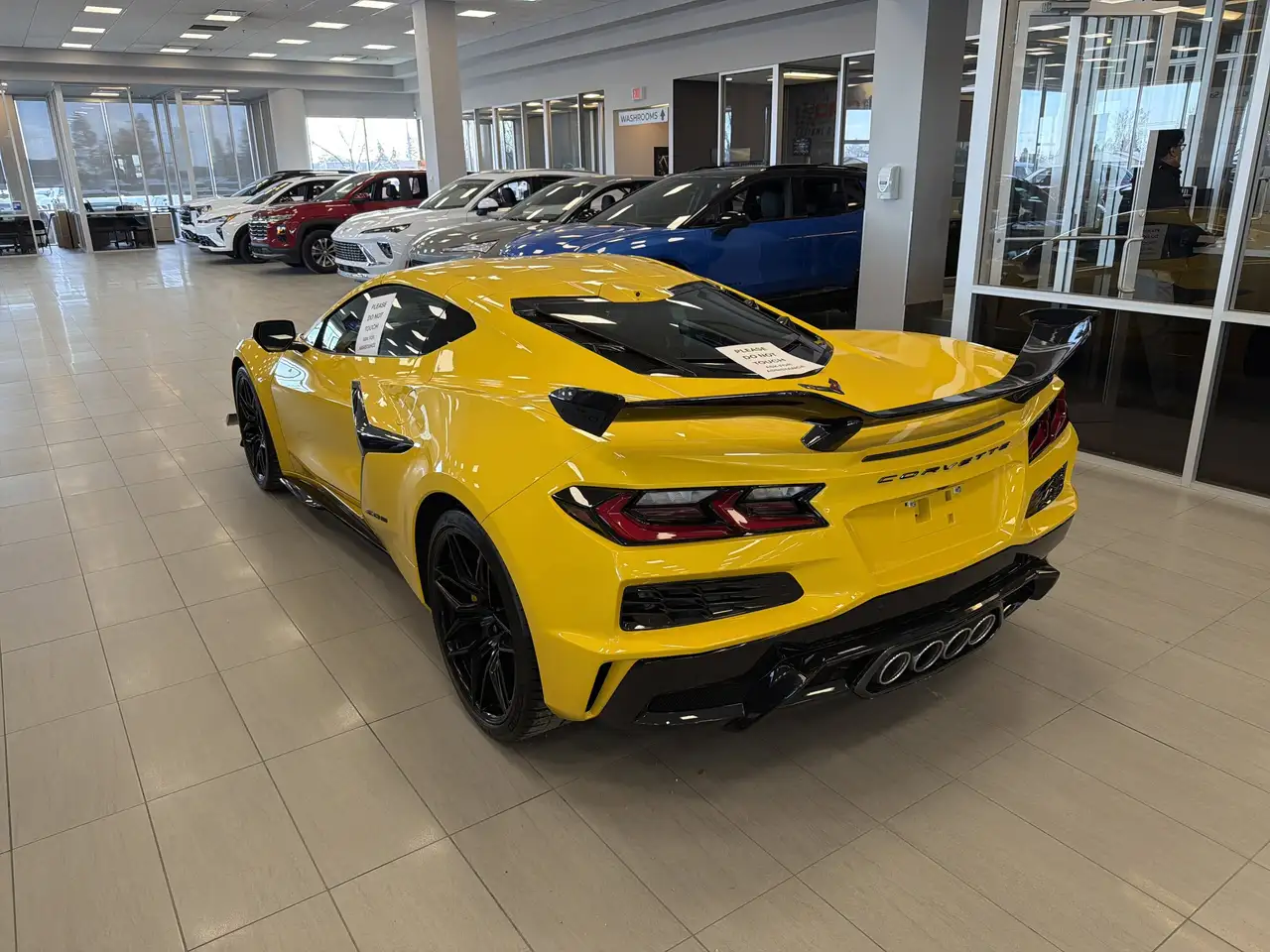 Chevrolet Corvette снимка Chevrolet Corvette