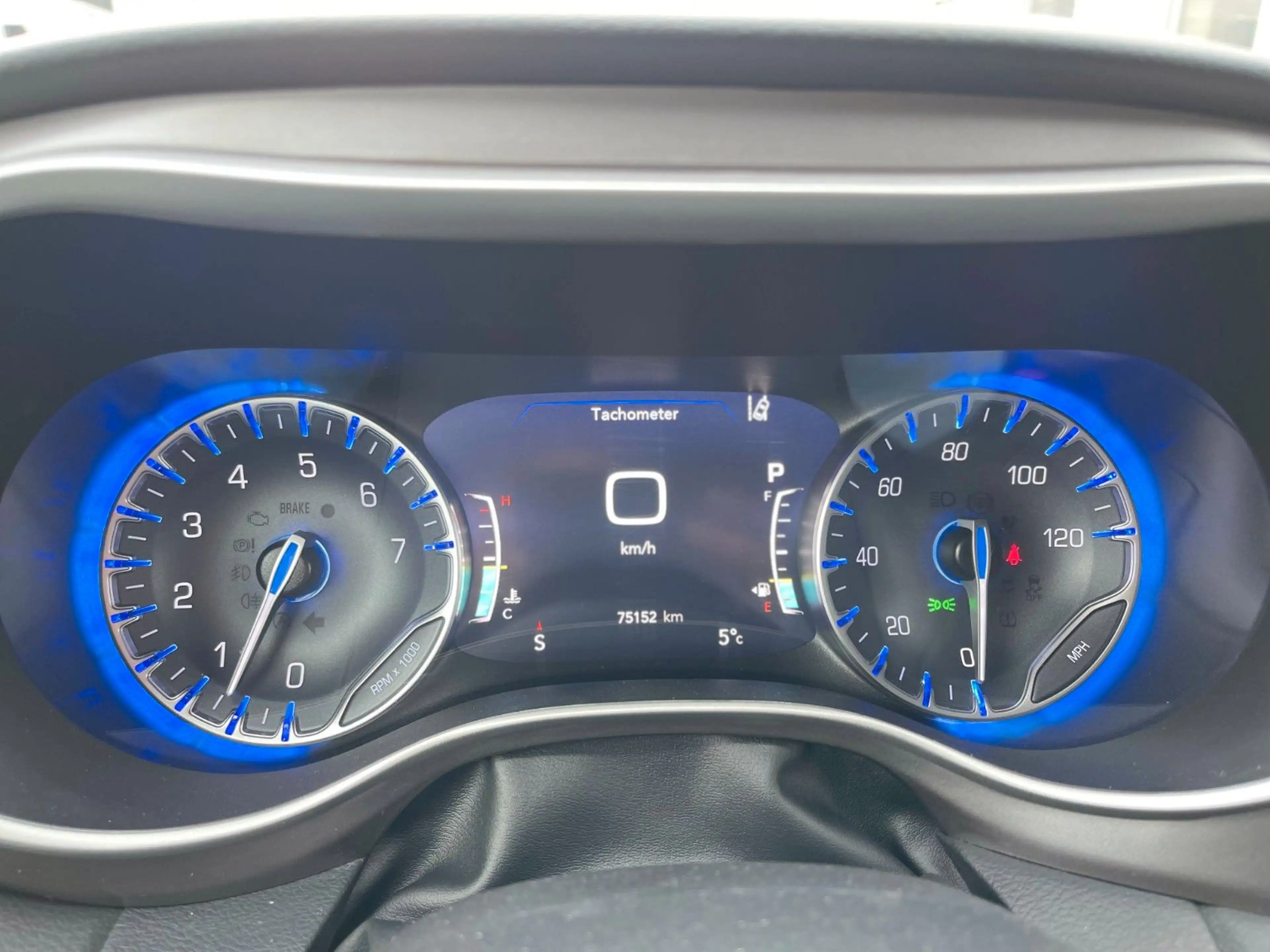Chrysler Pacifica 3.6L V6 *AbstTemp*Spur*WenigKM — photo 15