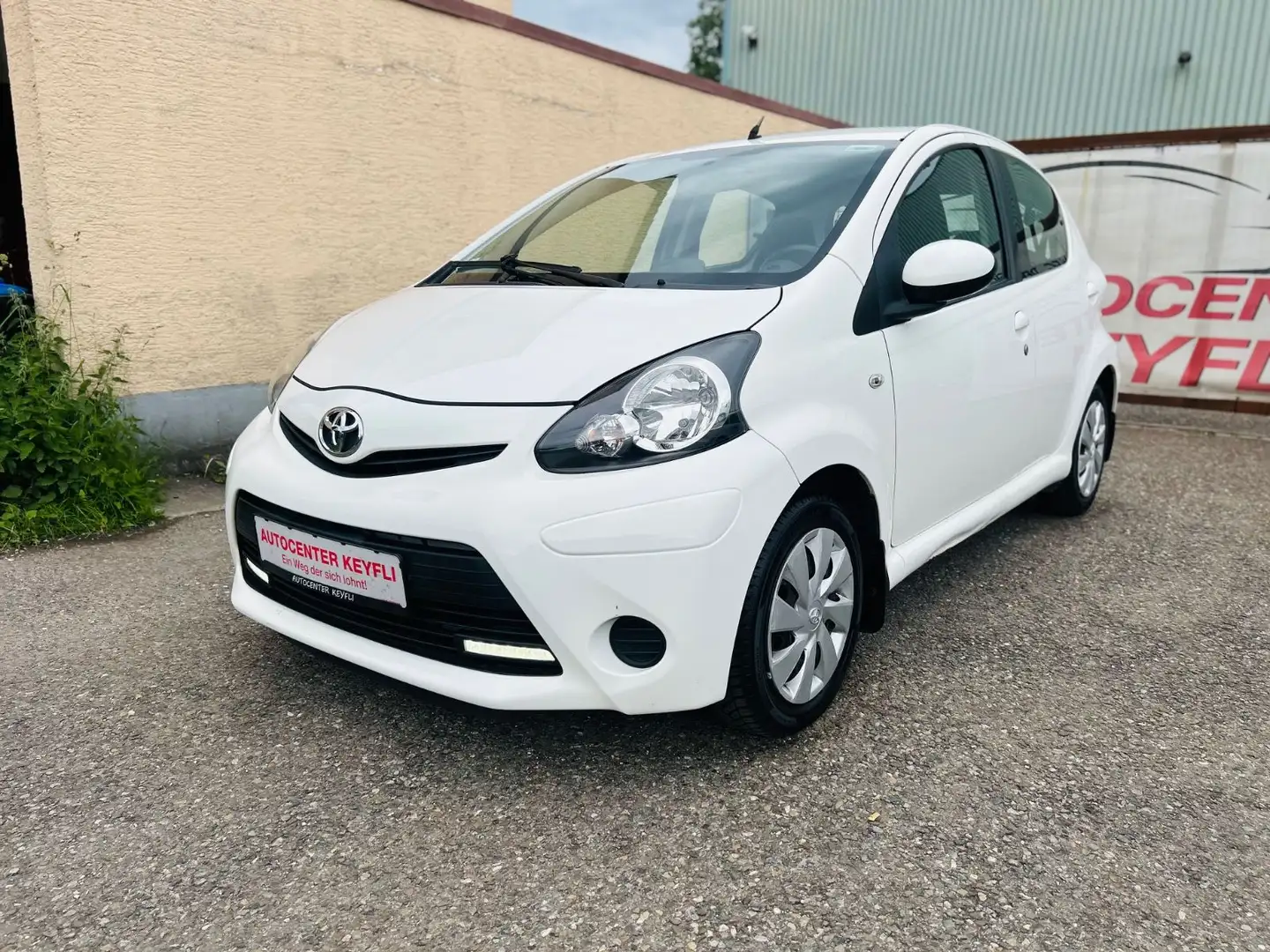 Toyota Aygo Cool Go *AUTOMATIK*NAVI*Inkl. GARANTIE* Blanc - 2
