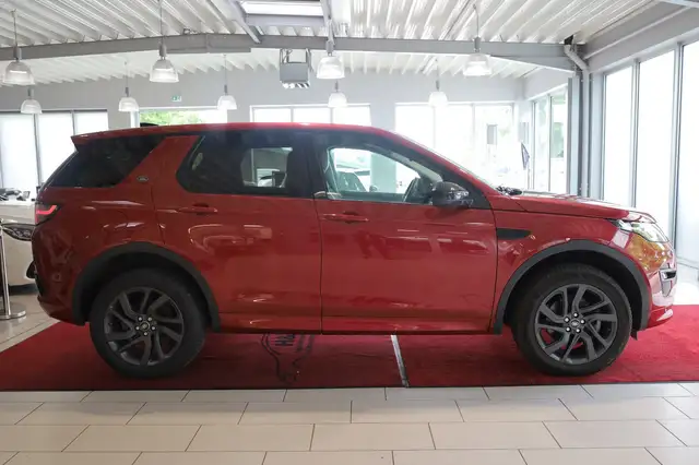 Land Rover Discovery Sport view 7