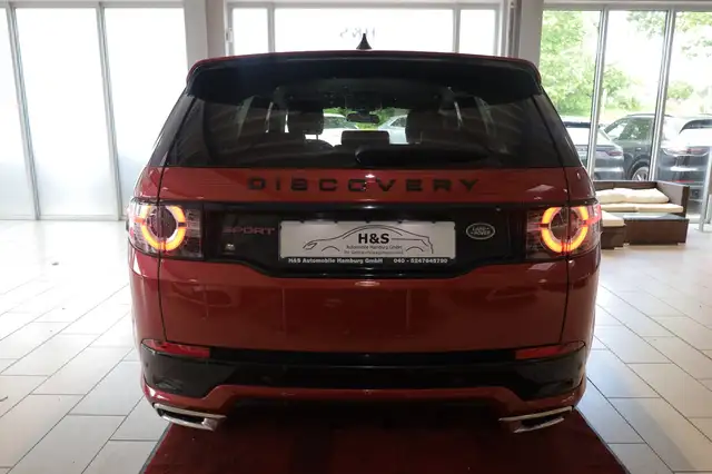 Land Rover Discovery Sport view 3