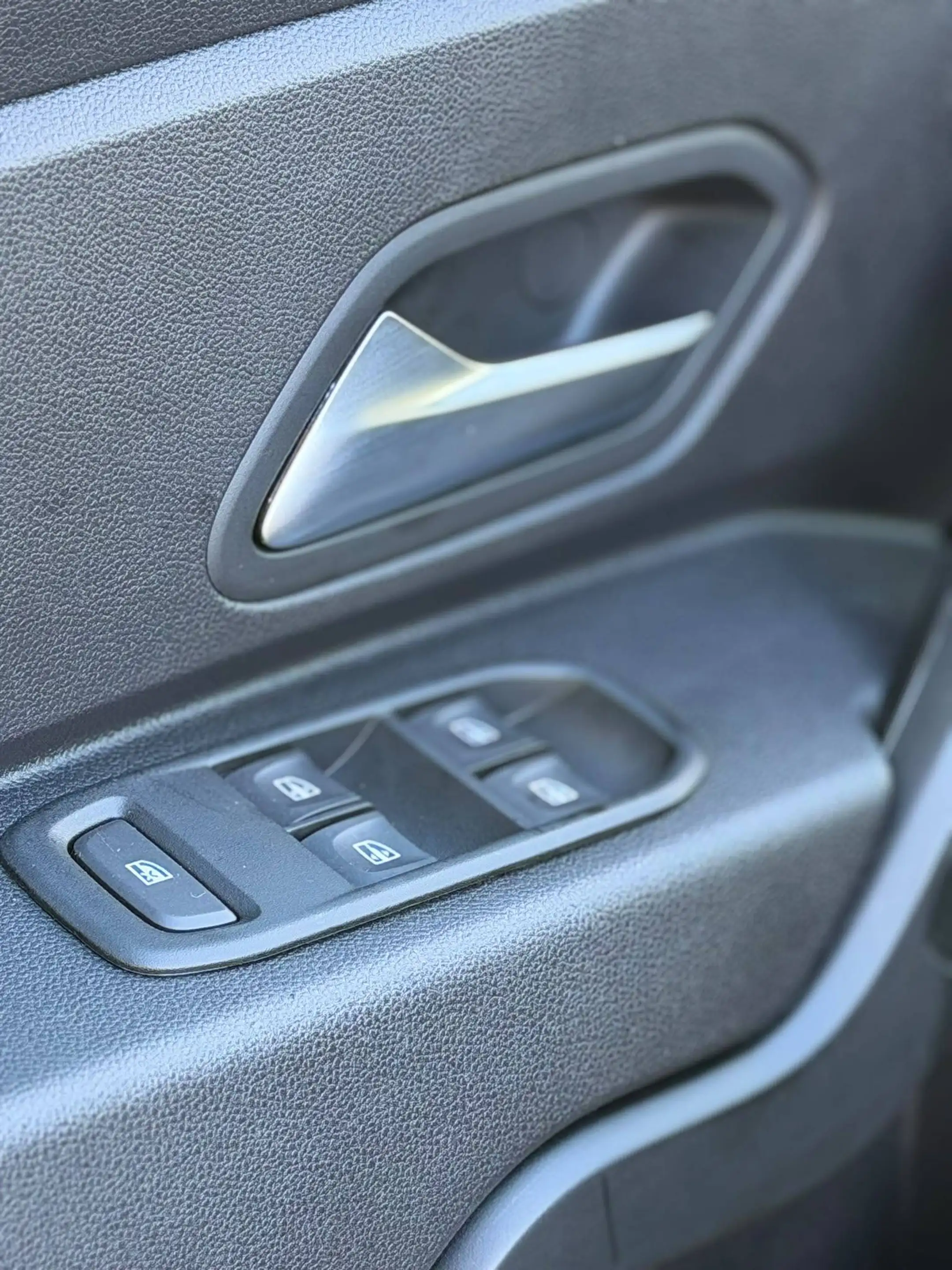 Dacia Duster Urban Blue dci 115 2WD — photo 6