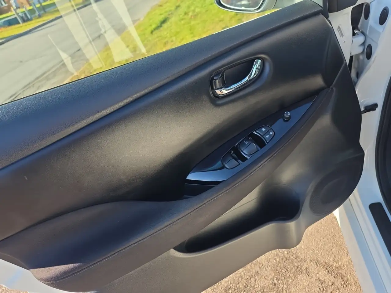 Nissan Leaf снимка Nissan Leaf