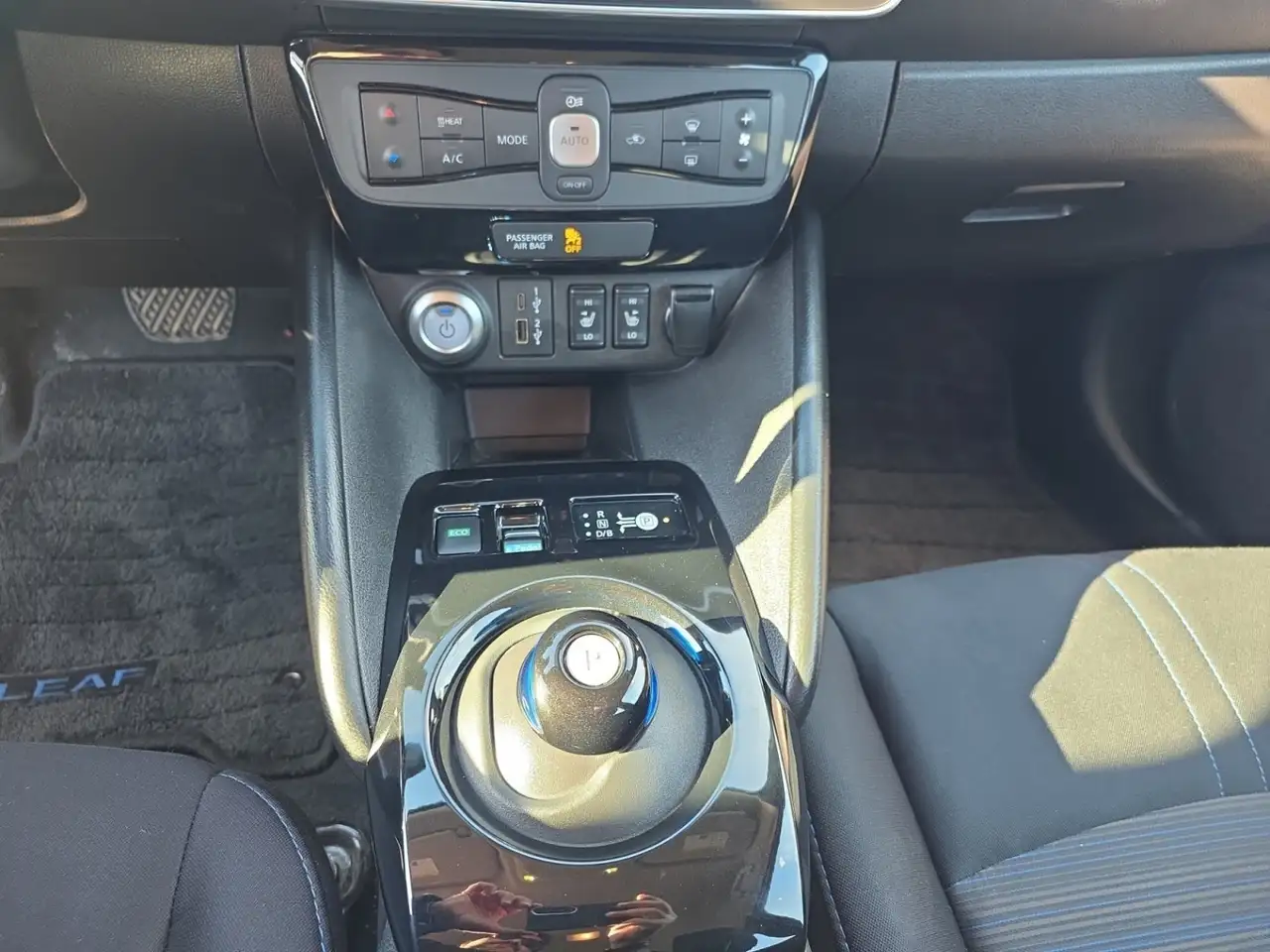Nissan Leaf снимка Nissan Leaf
