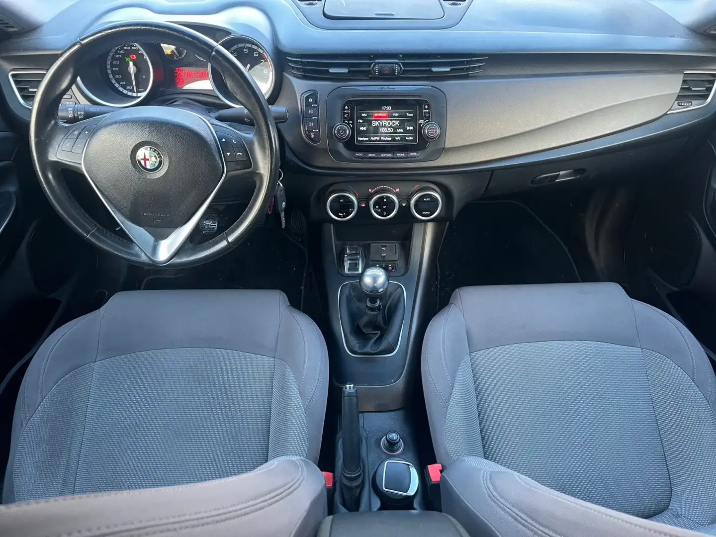 Alfa Romeo Giulietta Giulietta 1.4 Tjet 120 ch S\u0026amp;S Progression Schwarz - 2
