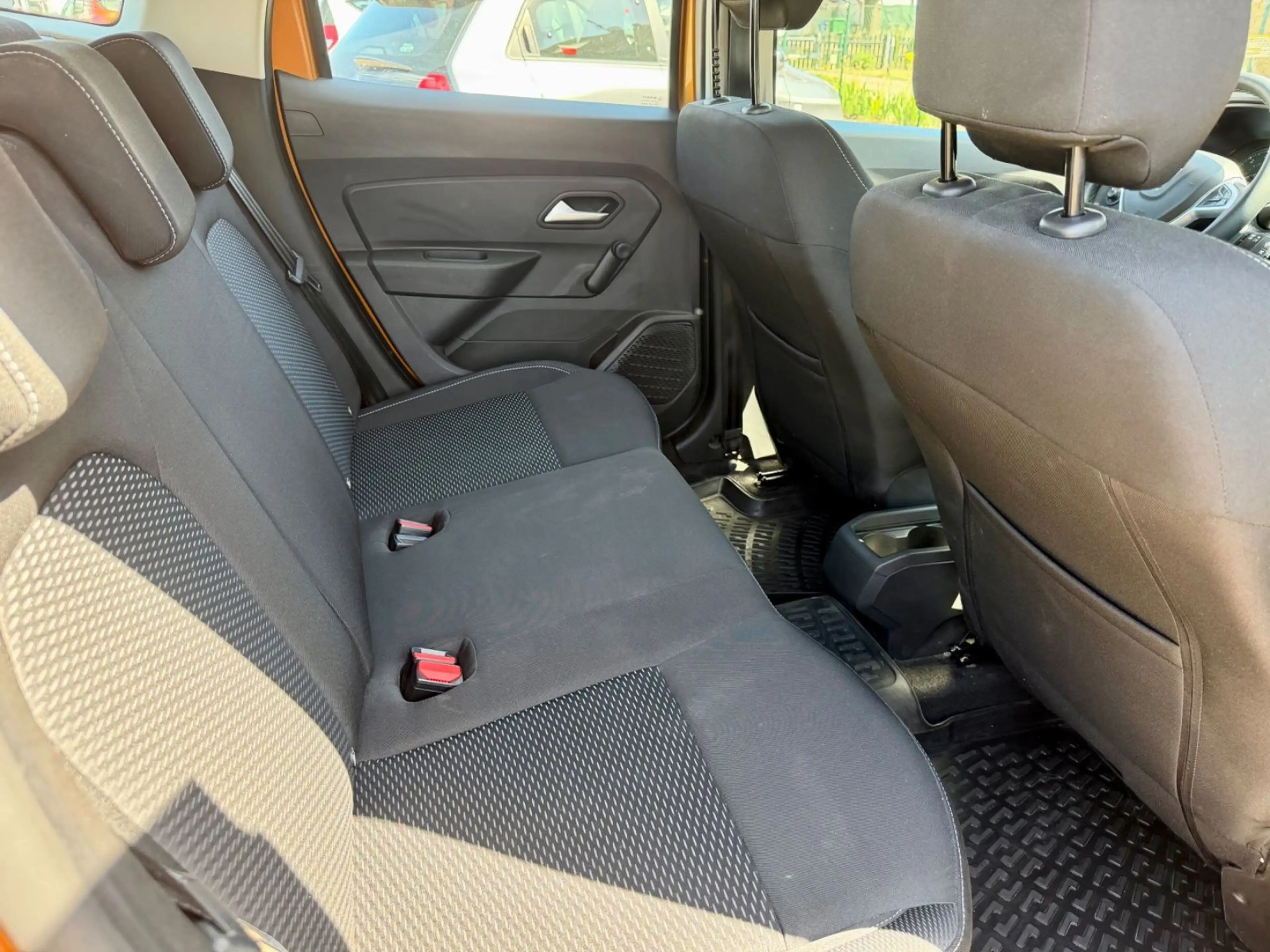 Dacia Duster II 1.3 Comfort ,1. Hand, Klima, Rückfahrk — photo 12