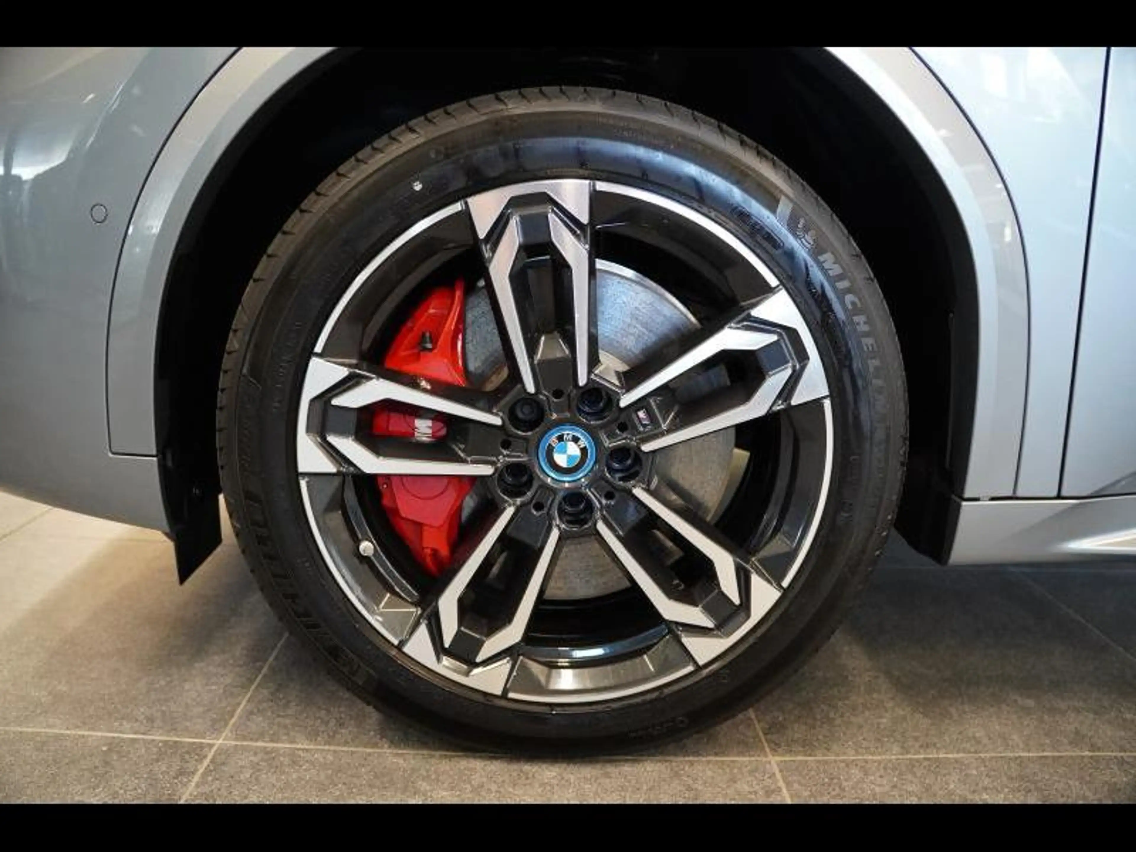 BMW iX2 M PACK PRO TREKHAAK CAMERA M REMMEN — photo 8