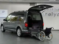 Volkswagen Caddy Highline DSG Behindertengerecht Rampe