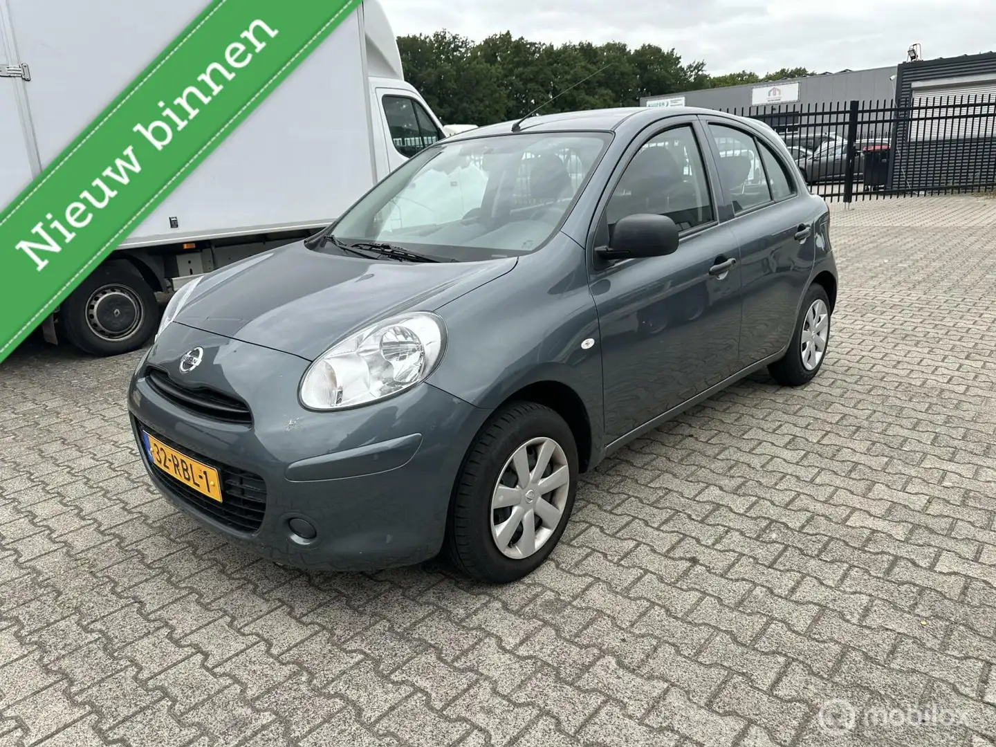 Nissan Micra 1.2 Visia Pack 57.000 km nap automaat dealer on Grijs - 1