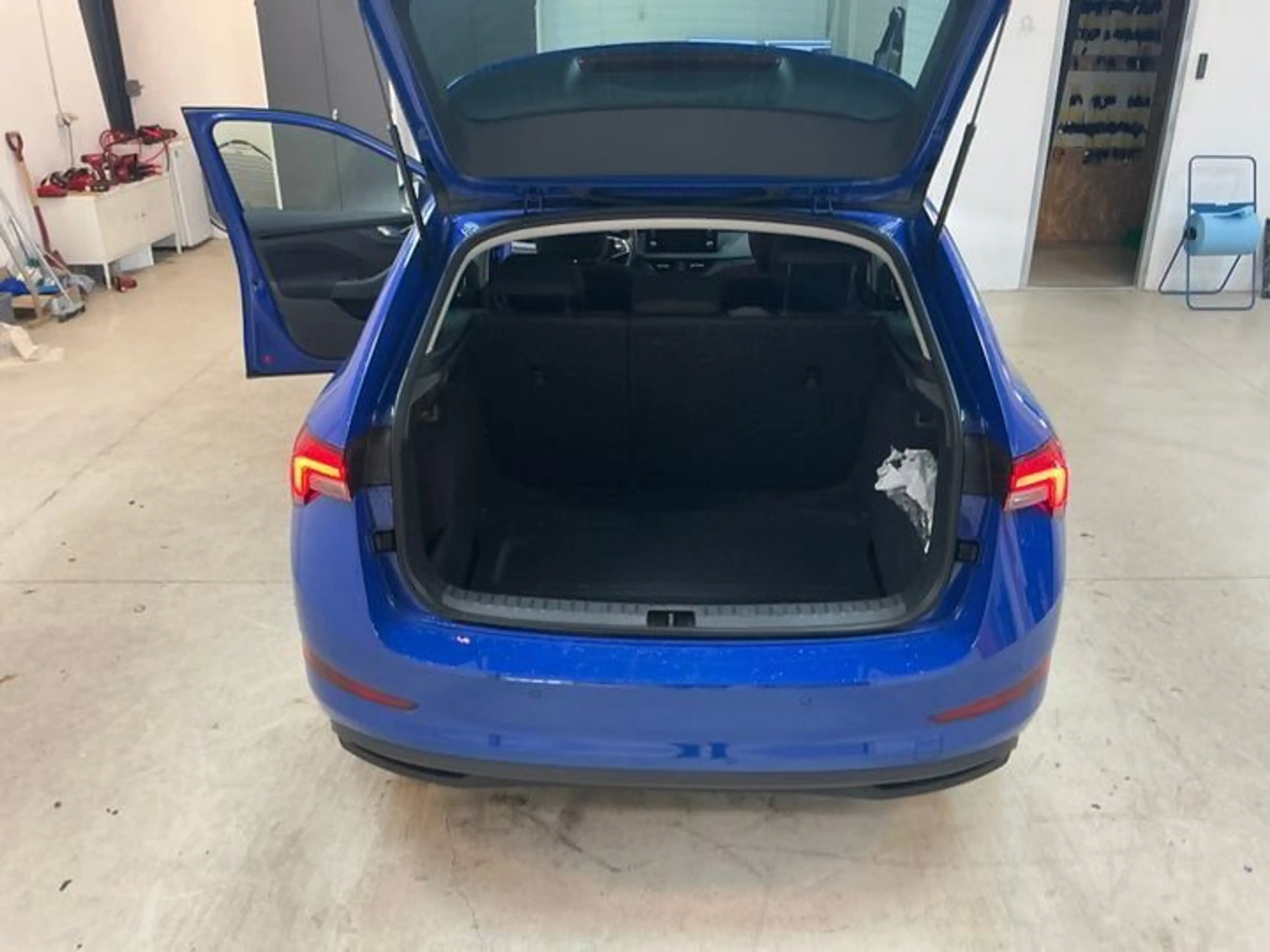 Skoda Scala Ambition 1.0 TSI Tour de France — photo 8