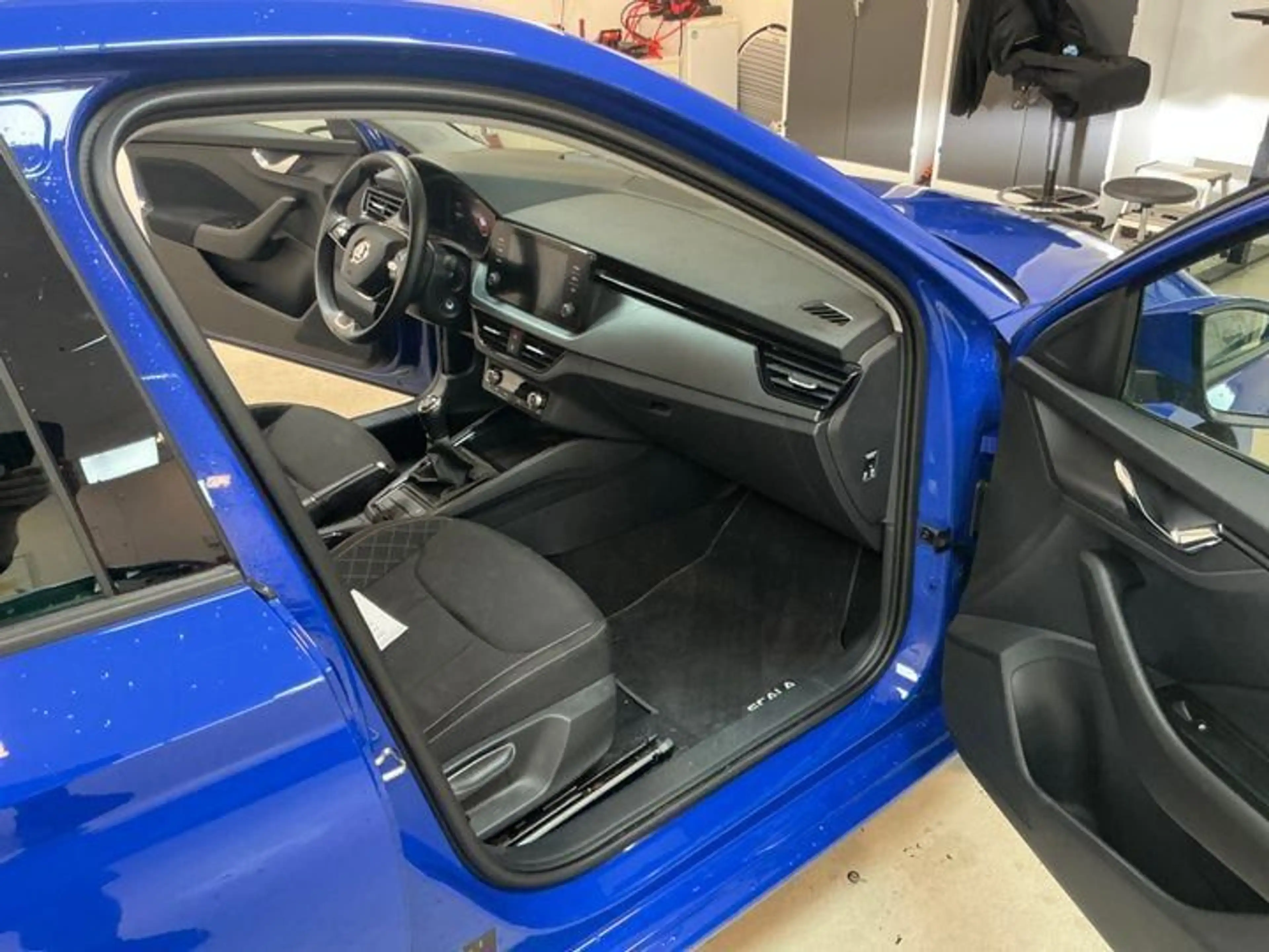 Skoda Scala Ambition 1.0 TSI Tour de France — photo 6