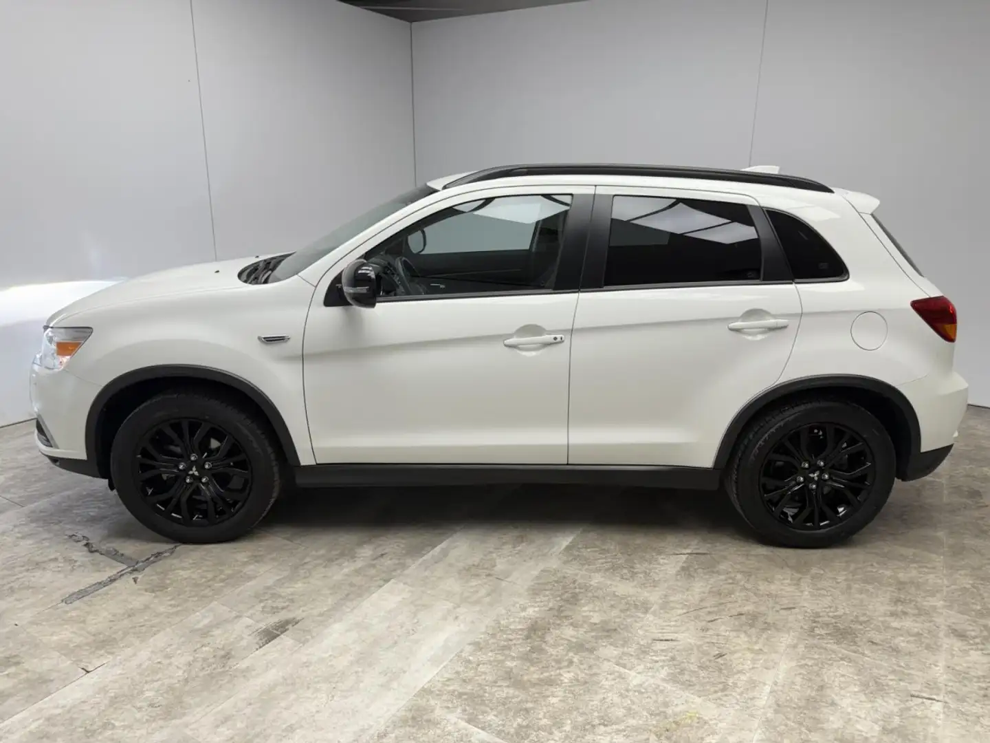 Mitsubishi ASX 1.6 MIVEC Active+ 2WD Klima Xenon Sitzheizung bijela - 2