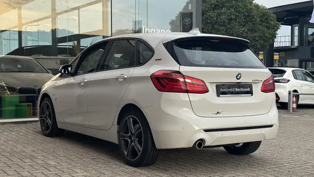 BMW 2 Series view 5