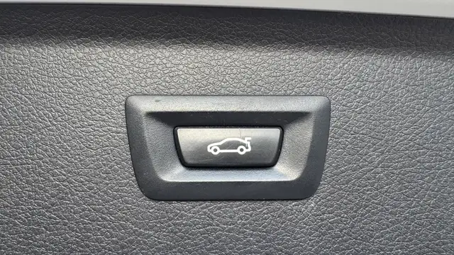 BMW 2 Series view 11