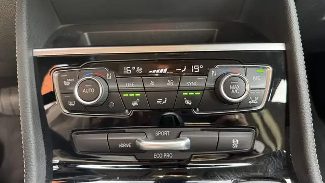 BMW 2 Series view 18