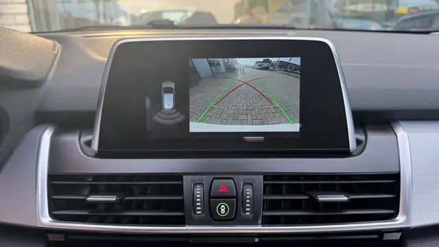 BMW 2 Series view 17