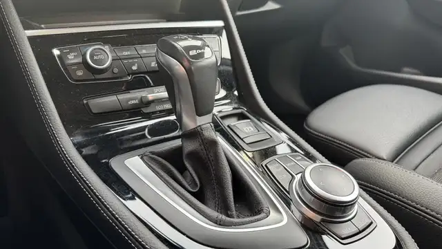 BMW 2 Series view 19