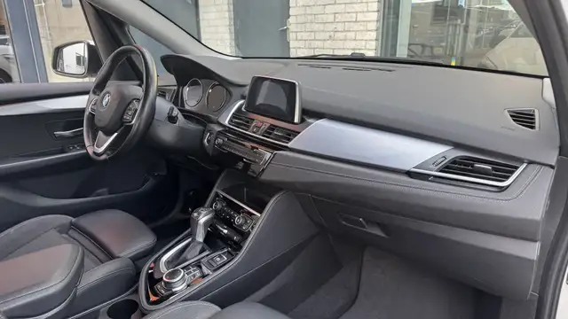 BMW 2 Series view 16