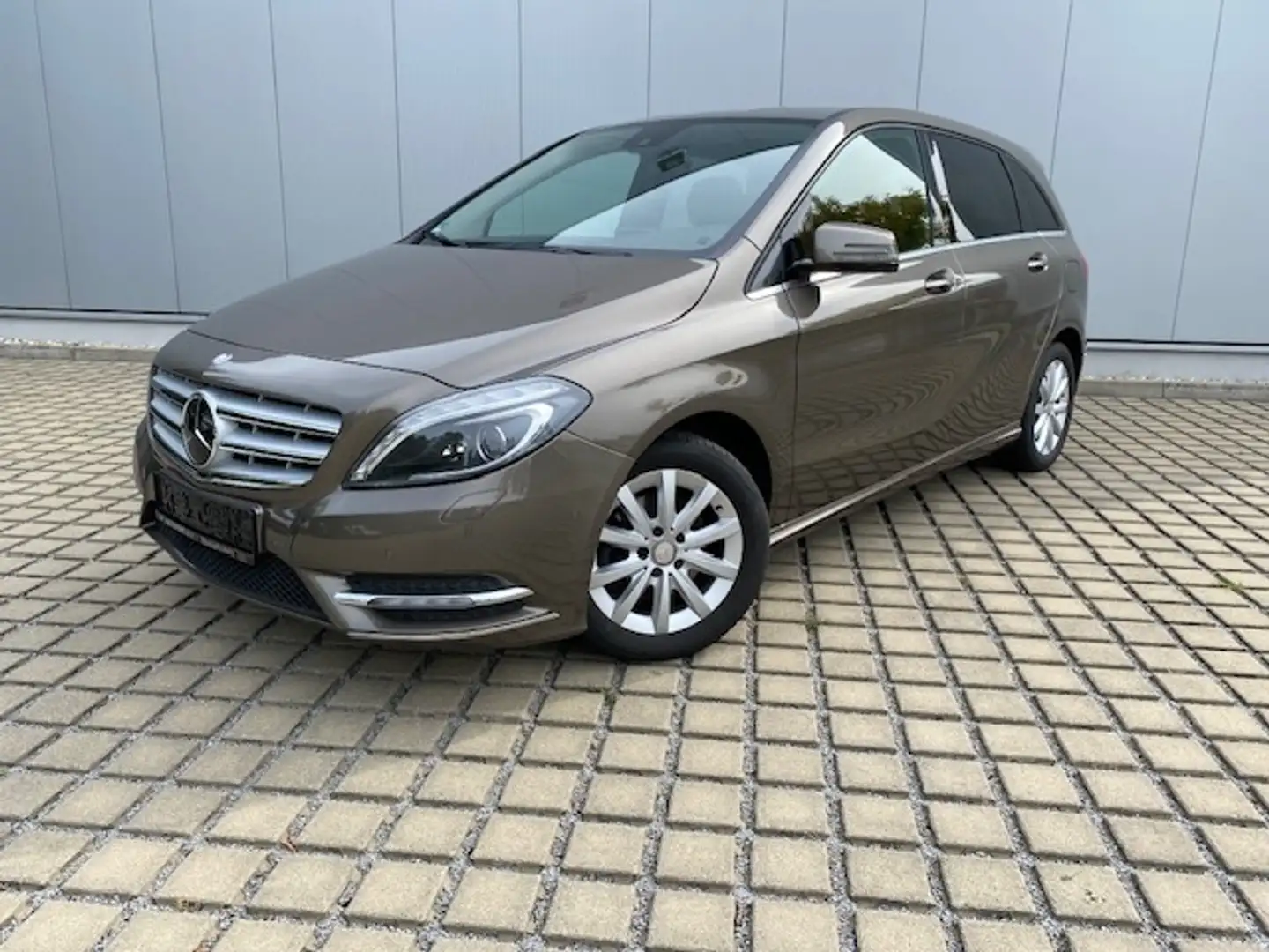 Mercedes-Benz B Electric Drive 200 BlueEfficiency AHK/XENON/PDC/16-ZOLL/SPUR-PAK Gold - 2