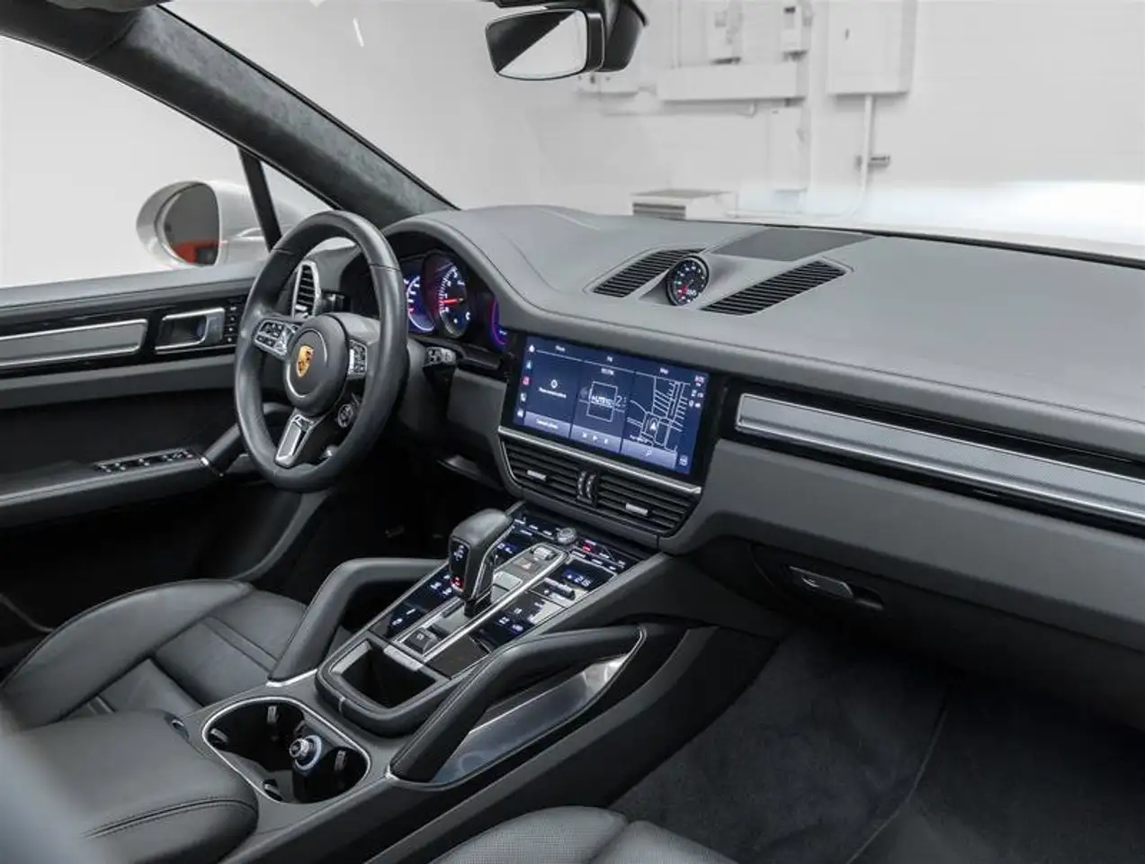 Porsche Cayenne снимка Porsche Cayenne