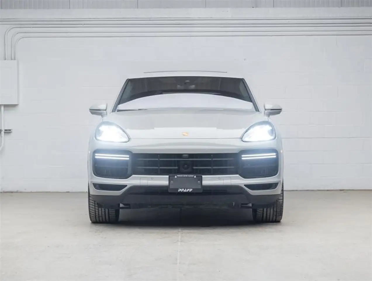 Porsche Cayenne снимка Porsche Cayenne