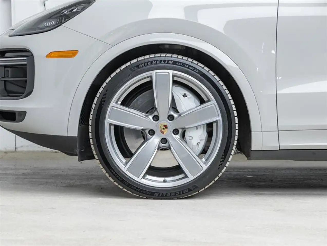 Porsche Cayenne снимка Porsche Cayenne