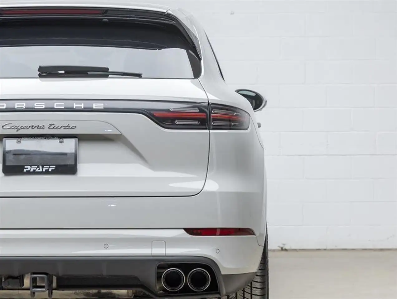 Porsche Cayenne снимка Porsche Cayenne