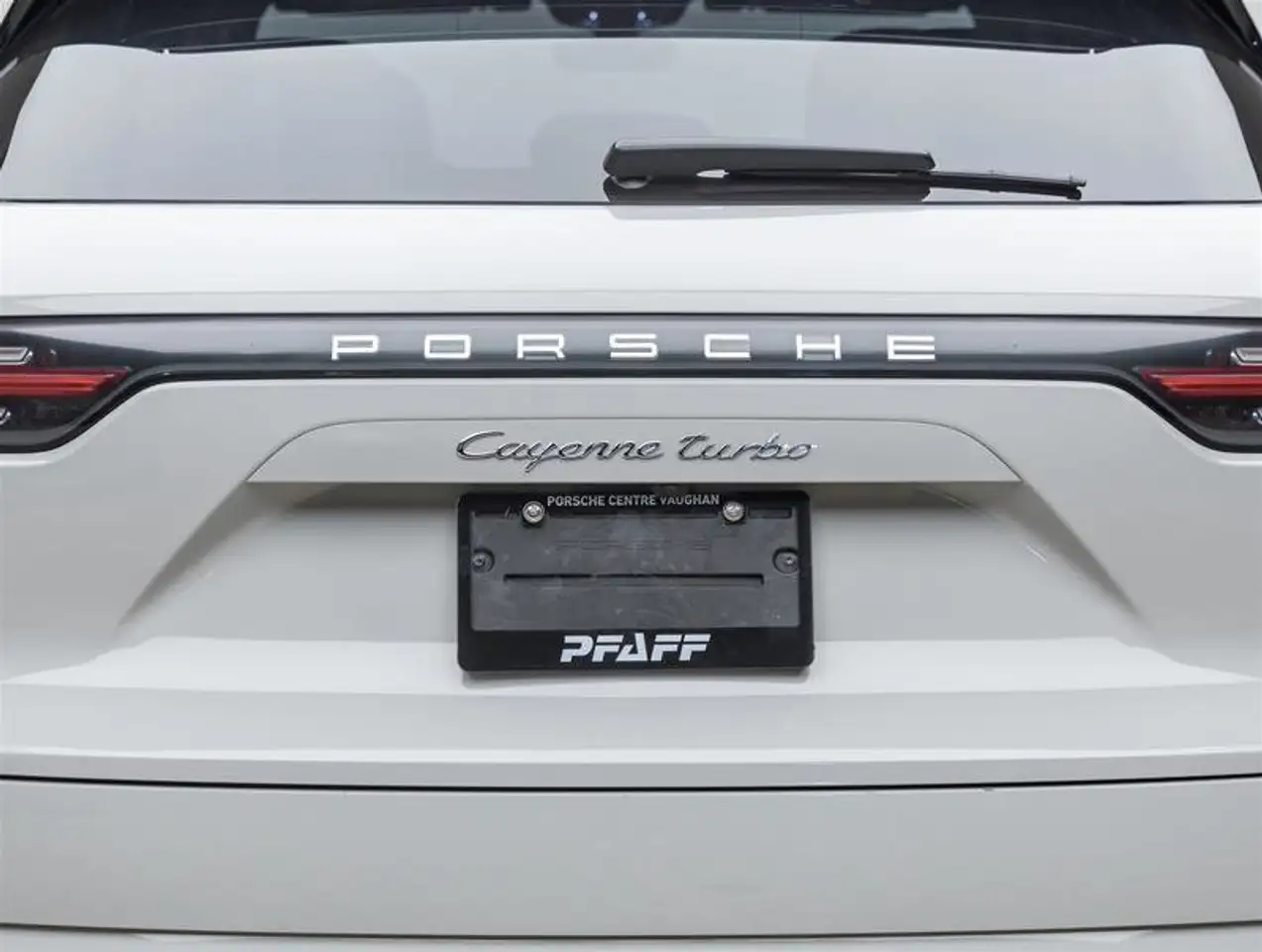 Porsche Cayenne снимка Porsche Cayenne