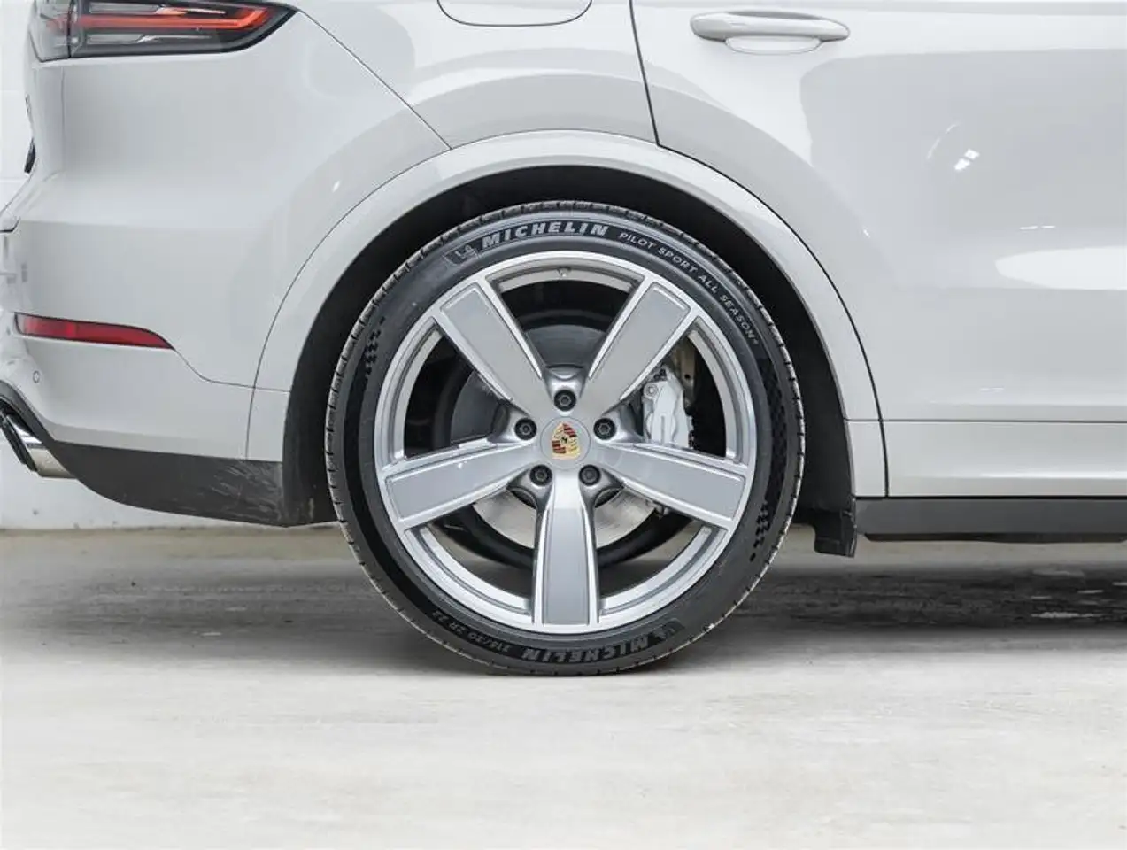 Porsche Cayenne снимка Porsche Cayenne