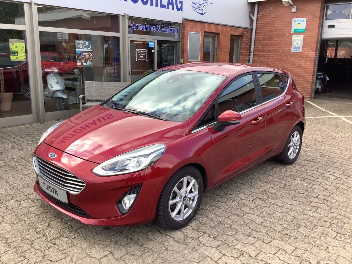 Ford Fiesta Titanium Rouge - 1