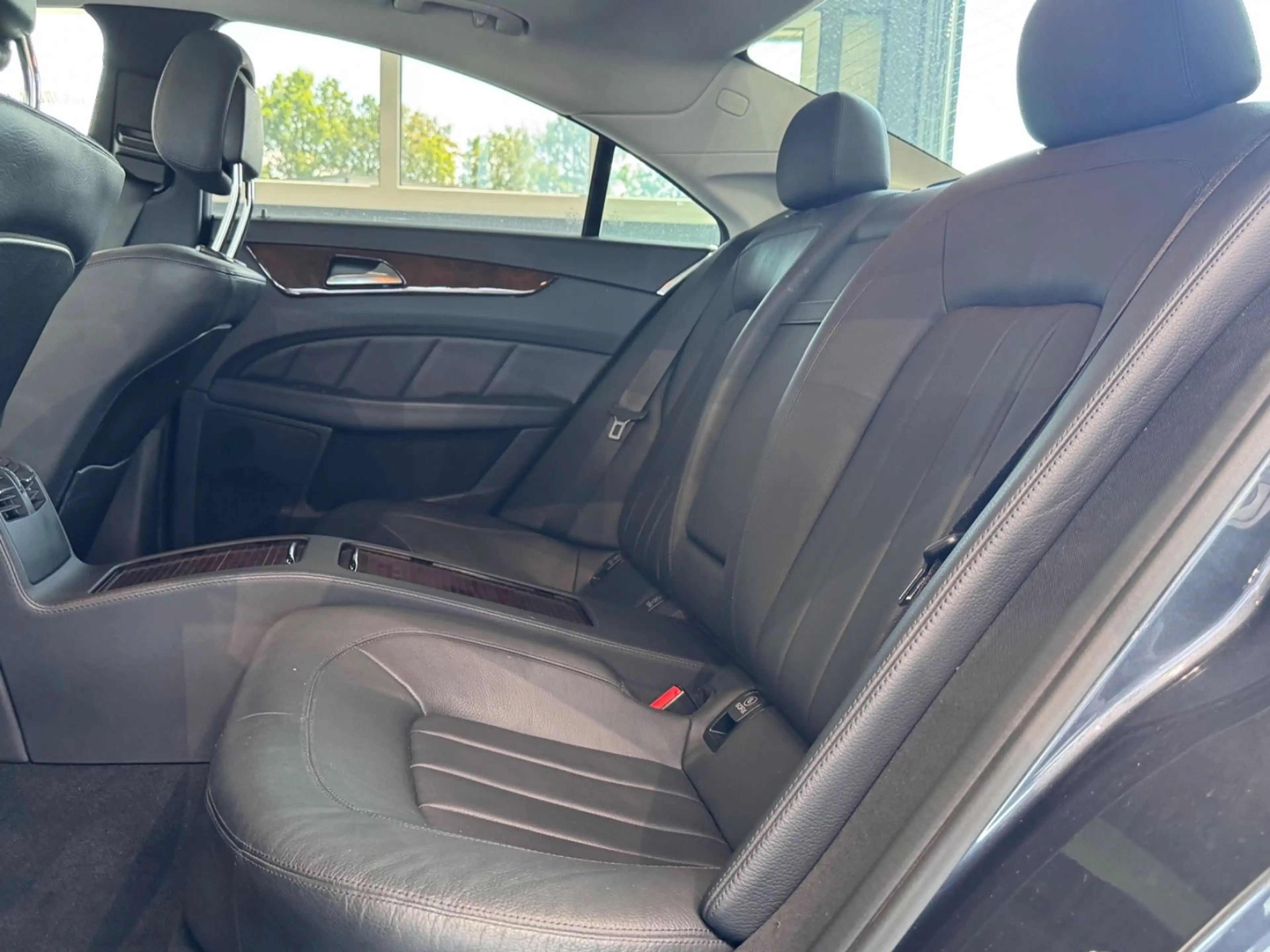 Mercedes-Benz CLS 350 d BlueTec*AMBIENTE*LED*SCHIEBEDACH*MOPF* — photo 14