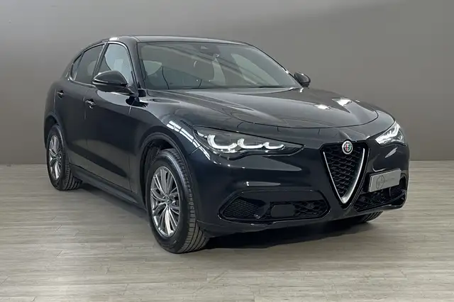 Alfa Romeo Stelvio view 3