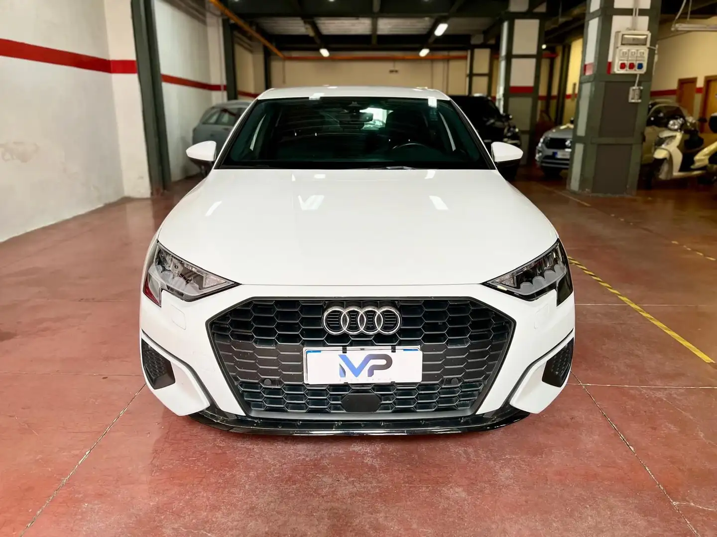 Audi A3 SPB 30 g-tron S tronic Business Advanced Bianco - 2