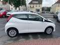 Toyota Aygo x-play Weiß - thumbnail 4