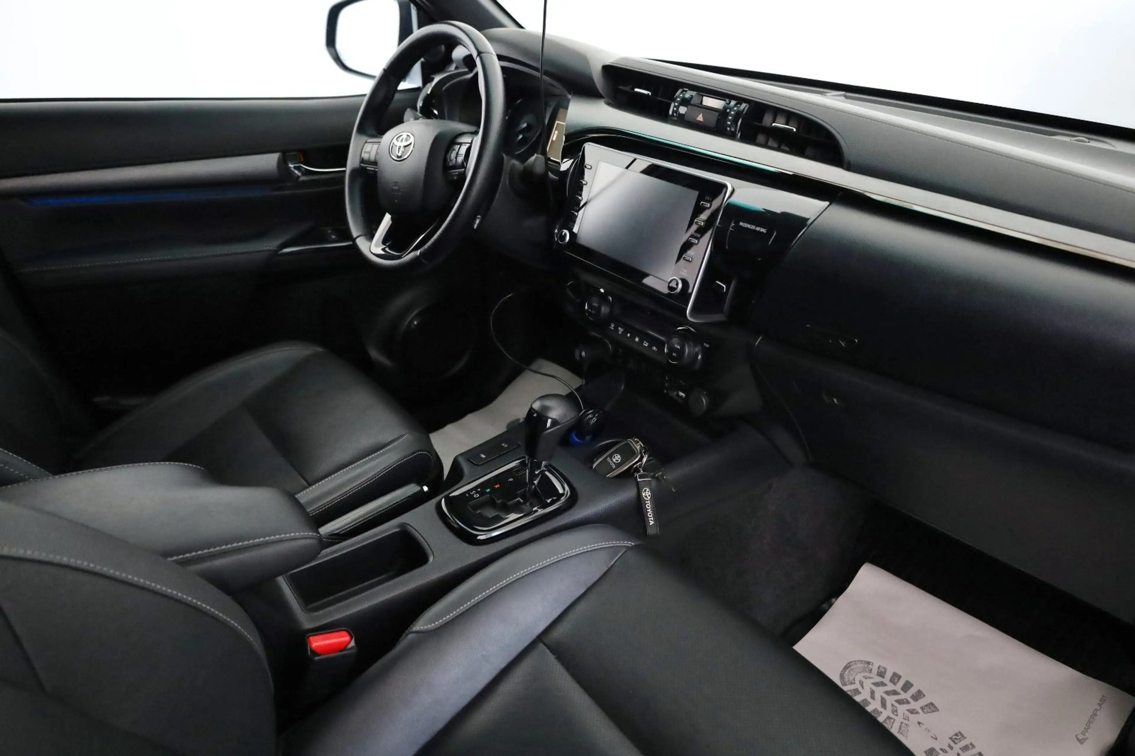 Toyota Hilux 2.8D-4D Invincible,Kamera,CarP,HardTop,AHK — photo 3