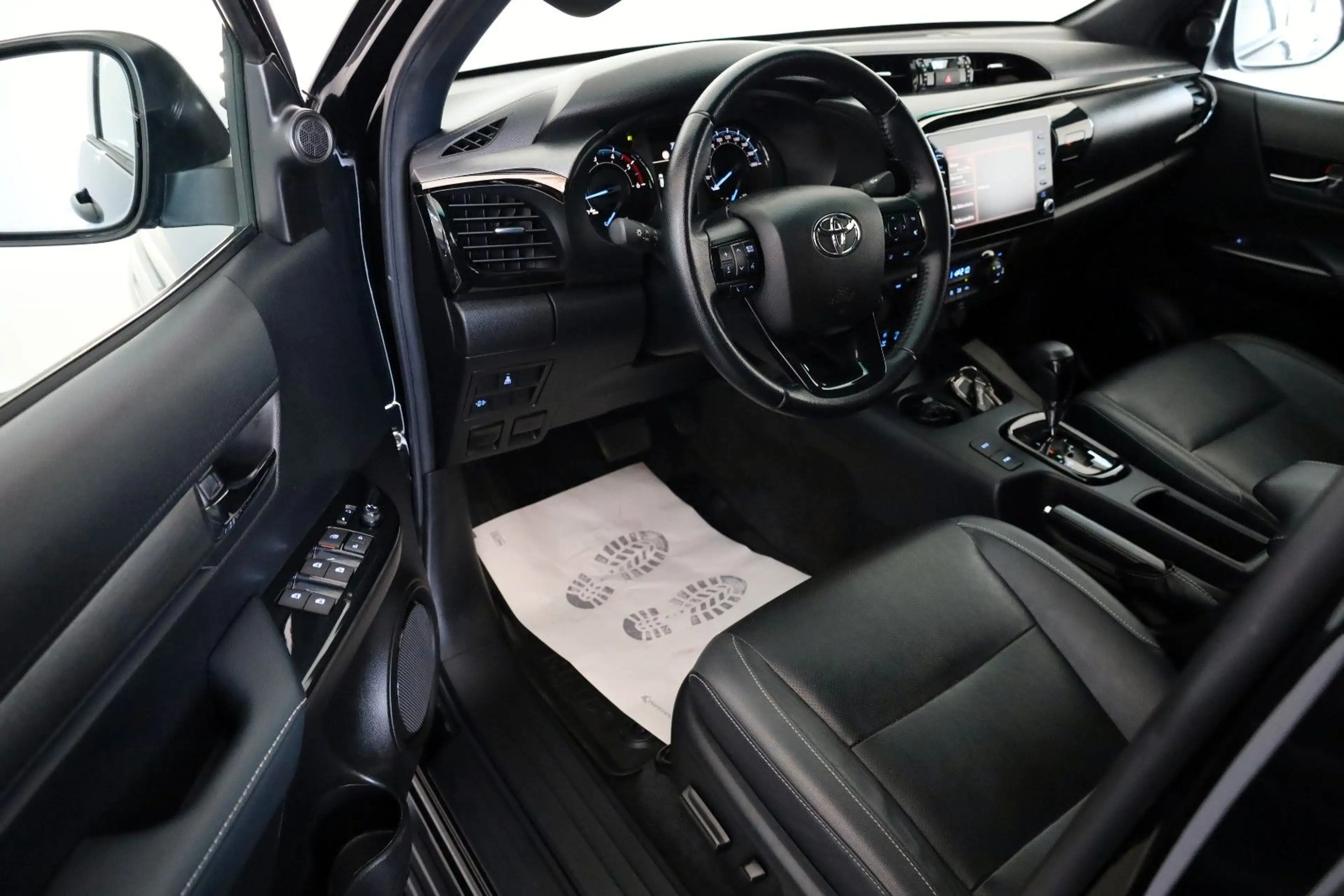 Toyota Hilux 2.8D-4D Invincible,Kamera,CarP,HardTop,AHK — photo 9