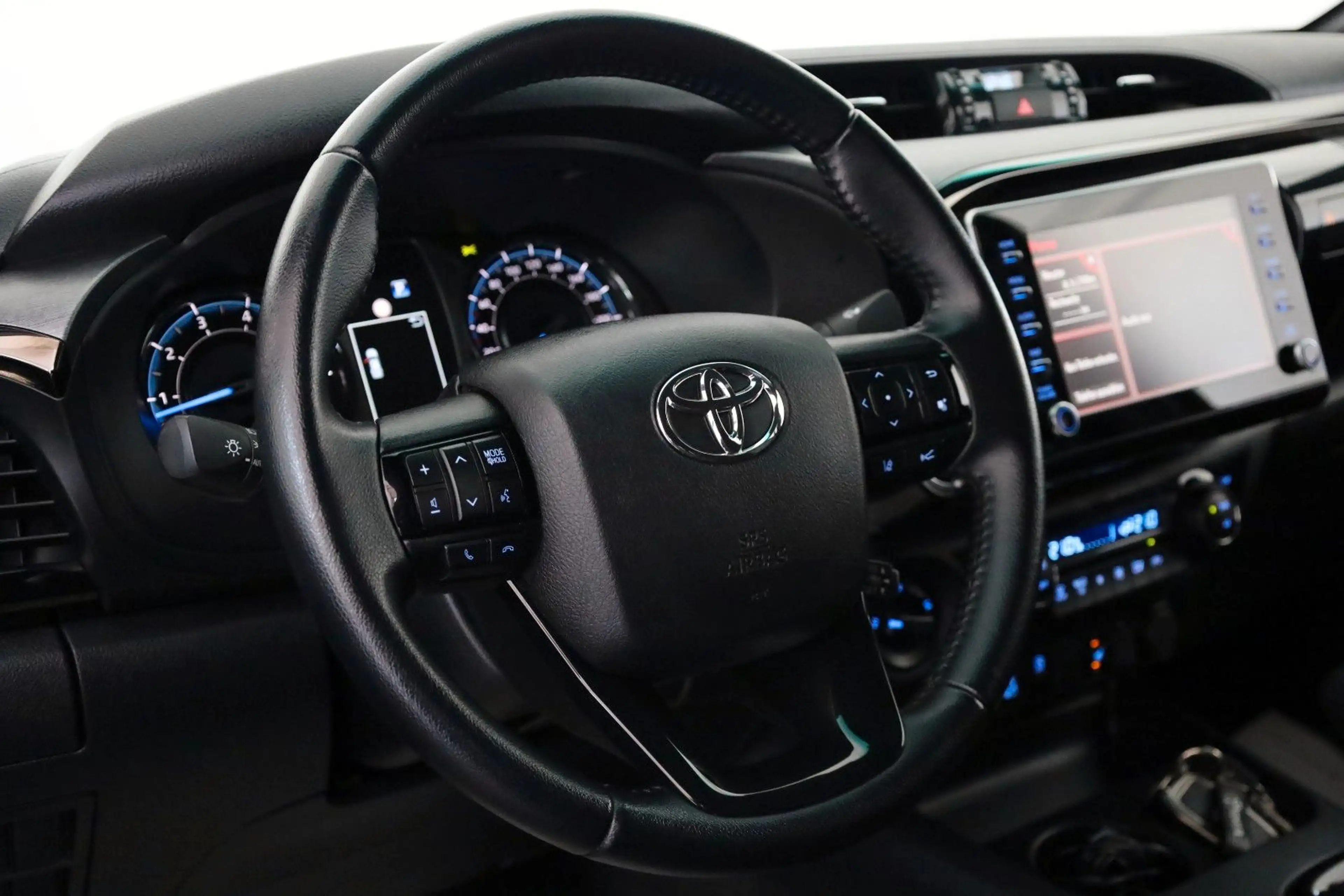 Toyota Hilux 2.8D-4D Invincible,Kamera,CarP,HardTop,AHK — photo 11