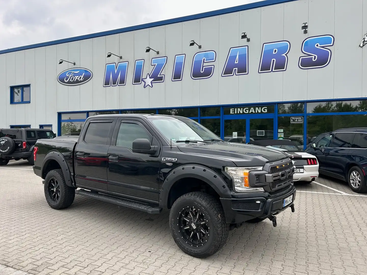 Ford F 150 2018 XLT AWD 5.0 V8 Leder TonneauCover Černá - 2