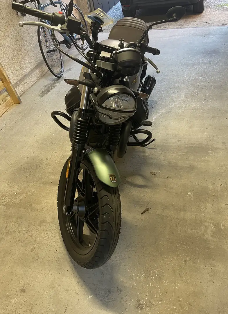 Moto Guzzi V 7 Stone 850 centenario Argent - 1