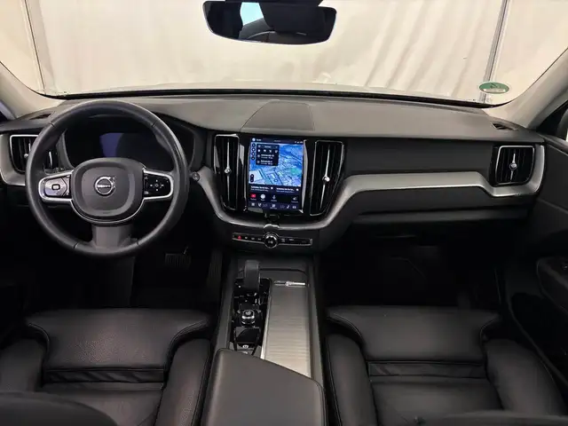 Volvo XC60 view 8