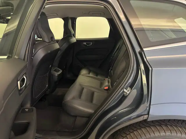 Volvo XC60 view 13